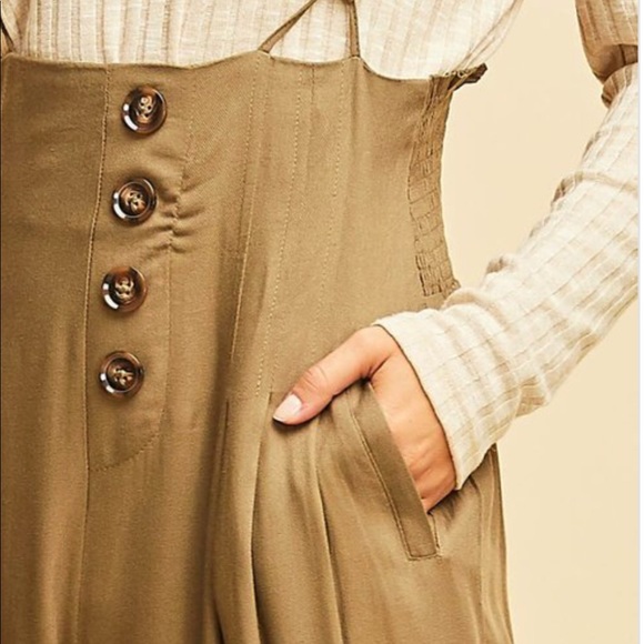 Wide leg Olive Pants - Picture 2 of 6